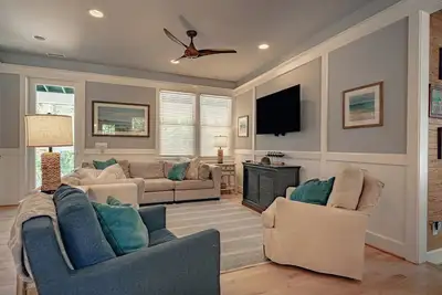 Image de Grande maison, excellent emplacement! ! ! Cfs 4 bd / 3bath