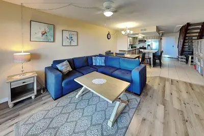 Image de Starboard Light 1, 2 chambres, accès à la piscine, WiFi, table de billard, pour 9 personnes