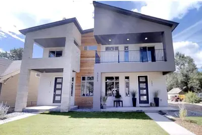 Image de Belle nouvelle maison de ville - emplacement parfait