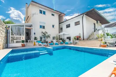 Image de Appartement complexe Suzy avec piscine commune / Appartement More avec terrasse et vue sur la mer