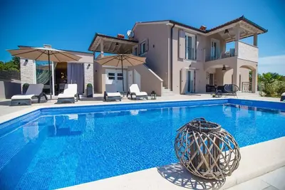 Image de Superbe Villa Franka Avec Piscine