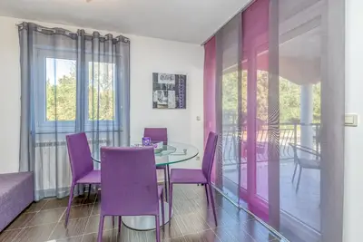Image de Appartement 1 Chambre Kardumovic I Violet au Rez-de-Chaussée