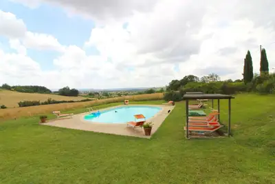Image de Maison indépendante typique toscane avec piscine partagée, située dans le Val di Chiana, près de Poz