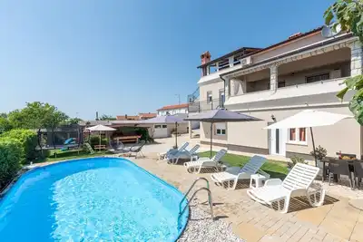 Appartement Dobrec Ii avec piscine partagée
