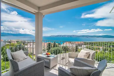 Image de Complexe d'appartements Suzy avec piscine commune / Appartement Lavanda avec balcon et vue sur la mer