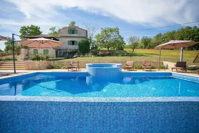 Image de Villa unique Bošket avec piscine et jacuzzi en pleine nature