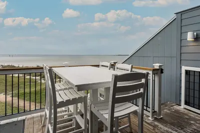 Image de Deux chambres avec mezzanine - 10 personnes sur Pensacola Bay, à quelques pas du golfe du Mexique