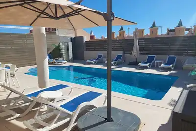 Image de Piscine privée, terrasse, vue sur la mer, wifi, transats