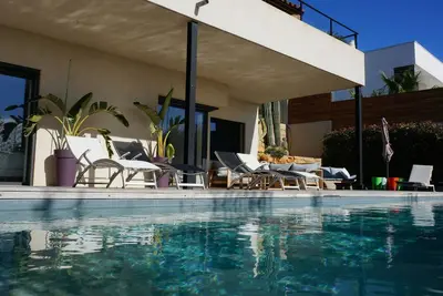 Image de very beautiful and spacious house
