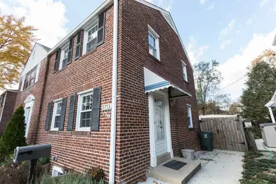 Image de 3 Br \/ 2 Ba Arlington Accueil avec parking ~ 8 minutes de Dc