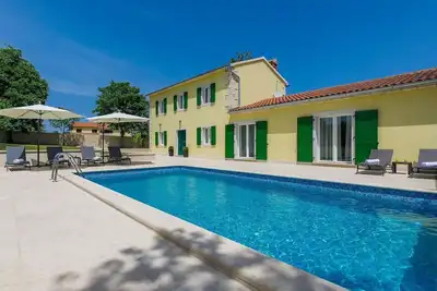 Image de Belle maison de vacances privée avec Wifi, piscine privée, climatisation, Tv, terrasse et parking
