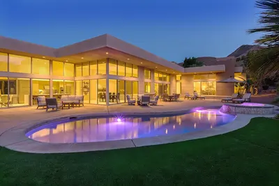 Image de 'Alta Vista' 4br\/4. 5ba, Exclusive Contemporary Estate, Pool, Amazing Views, Sleeps 8