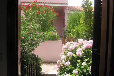 Last MinuVilletta avec jardin à Montepetrosu (San Teodoro)