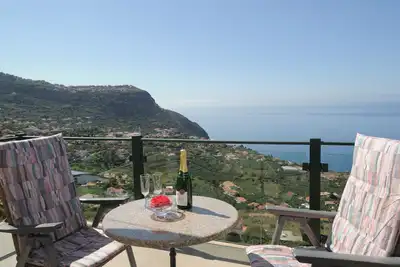 Image de Appartement de 60 m² avec 2 chambres et une vue fantastique sur la mer