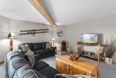 Image de Condo immaculé à deux pas des pistes de ski et des sentiers de randonnée! !