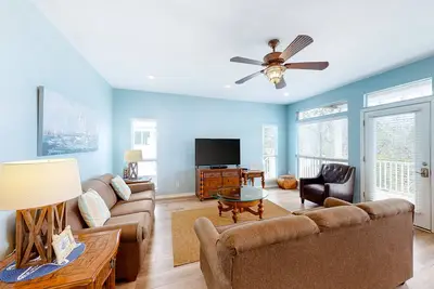 Image de Nouvelle Liste! Gulf view cottage w / deck, accès à la plage et piscines / bains à remous communs