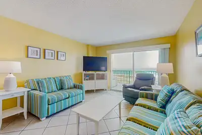 Image de Nouveau! Front de mer avec balcon, vue sur le golfe, piscines, salle de sport, salle de jeux à Plantation Palms