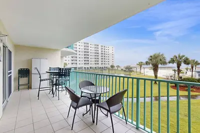 Image de Nouvelle Liste! Condo Gulf-front w / piscine partagée et bain à remous - à pied de la plage