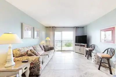 Image de Nouveau! Condo Waterfront Plantation Palms avec piscine et bain Ă remous communs, Ă pied de la plage