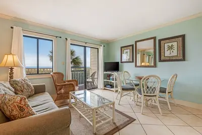 Image de Nouvelle Liste! Condo front de mer w / balcon, piscine partagée et bain à remous