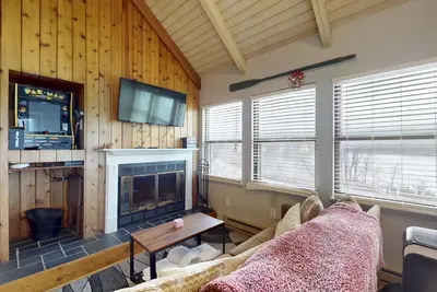 Image de Condo confortable w / vue imprenable sur le lac dans un excellent emplacement et chien amical!