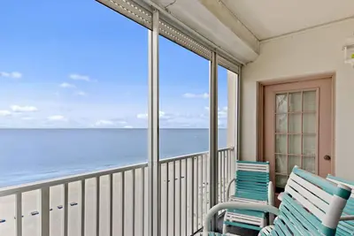 Image de Sea Breeze 703 2br 2ba