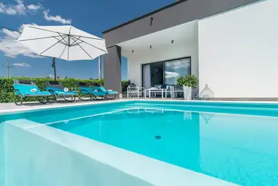 Image de Magnifique Villa 4 * Deux Chambres Oleandra