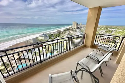 Image de Explorez la voiturette de golf et détendez-vous avec une vue magnifique depuis le patio! 4811ww