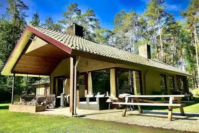 Image de Bungalow privé avec court de tennis pour famille \/ famille au milieu de la Veluwe