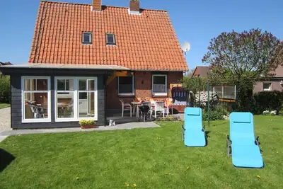 Image de environ 100 m² pour 2 à 6 personnes, jardin d’hiver, terrain clôturé Ht willk.