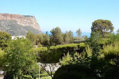 Image de Vue mer dans belle résidence, Idéalement situé dans Cassis, proche port plages