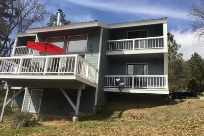 Image de Spacieuse maison de montagne multi famille.