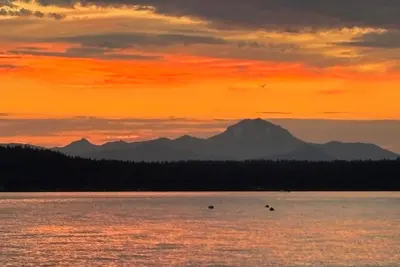 Image de Lakefront Accueil W / vue exceptionnelle sur le mont Lassen, du Dock, Bouées et pêche