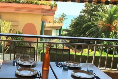 Image de Appartement 6 personnes 150m bord de mer, calme, grande terrasse, parking privé