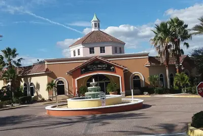 Image de Maison de ville de luxe, 3 chambres, 3 salles de bains au Regal Palms Resort