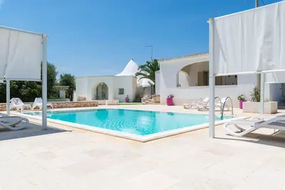 Image de Villa, Trulli et piscine au coeur de la vallée d'Itria
