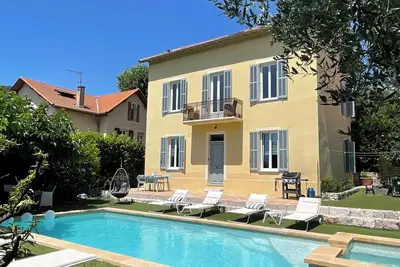Image de Lire villa centre ville les bambous.