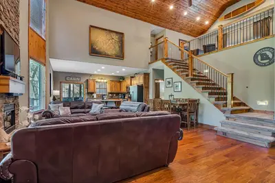 Image de Nouvellement redécoré! 5 Br / 4ba dans le magnifique canyon de Branson près du lac et des parcours de golf