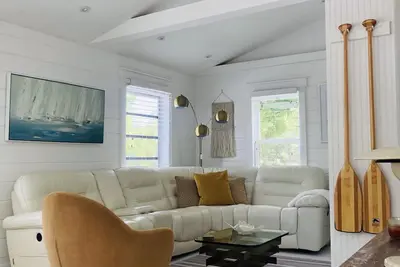 Image de Nouveau! ! Le Cottage \"Waterside\" ~ Dockage ~ Golf Cart ~ Kayak