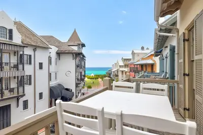 Image de Vues sur le golfe - Penthouse Condo à Rosemary - 2 vélos Incl - Professionnellement Décoré - `Seas the Stars