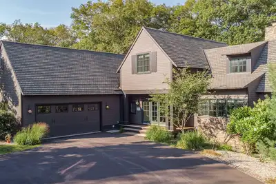 Image de Contemporain élégant sur le lac Copake
