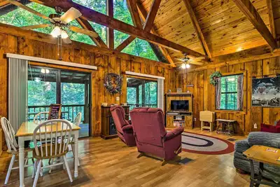 Image de Nouveau! Tellico Plains Cabin-25 Acres, ruisseau Backyard