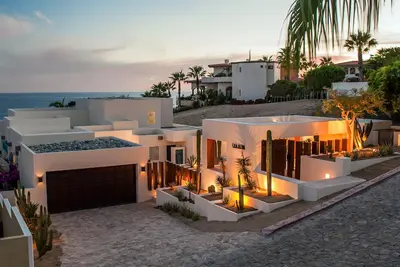 Image de Casa Alcini de luxe 8br en bord de mer avec WiFi, climatisation centrale, piscine, foyer + Plus!
