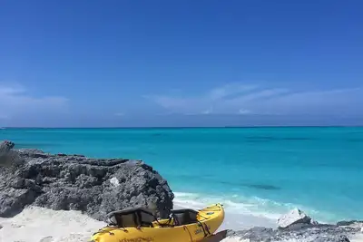 Image de Ocean Front House sur la belle plage avec des vues Ă couper le souffle!