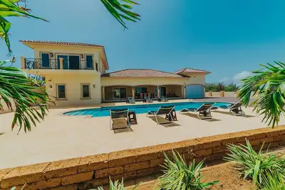 Image de Private 5 Private Villa avec une vue imprenable