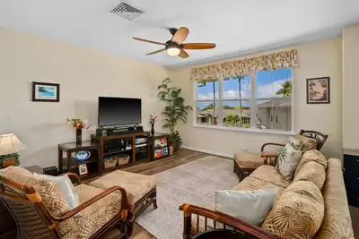 Image de Princeville Condo w / Ac, piscine, garage, courts de tennis, et une promenade de la plage! (27b)