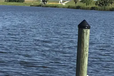 Image de À quelques minutes du lac O, rampe de mise à l'eau privée, grand parking, adapté aux familles.