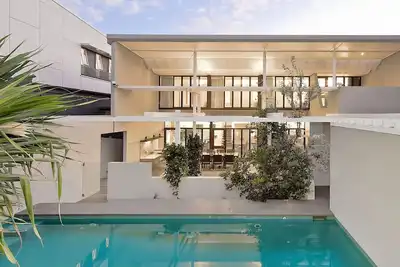 Image de Bronze - Lennox Head Oasis!