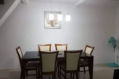 Image de Maison de ville de 2 étages 3 chambres à louer à Cebu - ENTIÈRE Maison D'HÔTES.