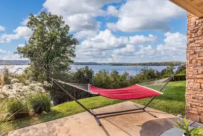 Image de Allez droit à l'eau! - Lakefront, Walkout Condo - Animaux acceptés - Équipements sans fin - C2